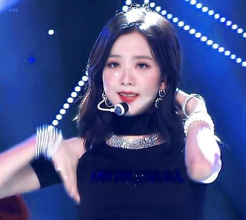 金智秀爆料谈恋爱视频大全,甜蜜瞬间大盘点  第1张